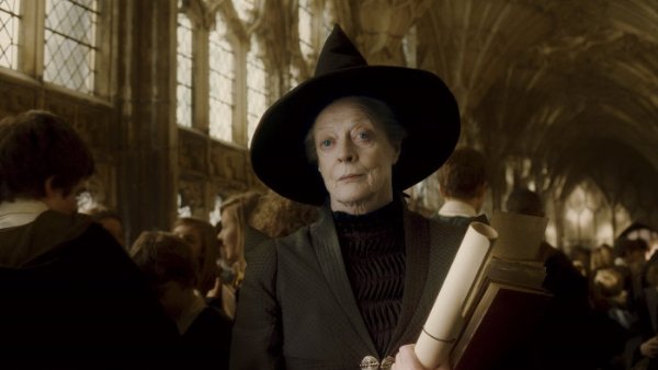 Minerva McGonagall. Klicken fr nchstes Bild.